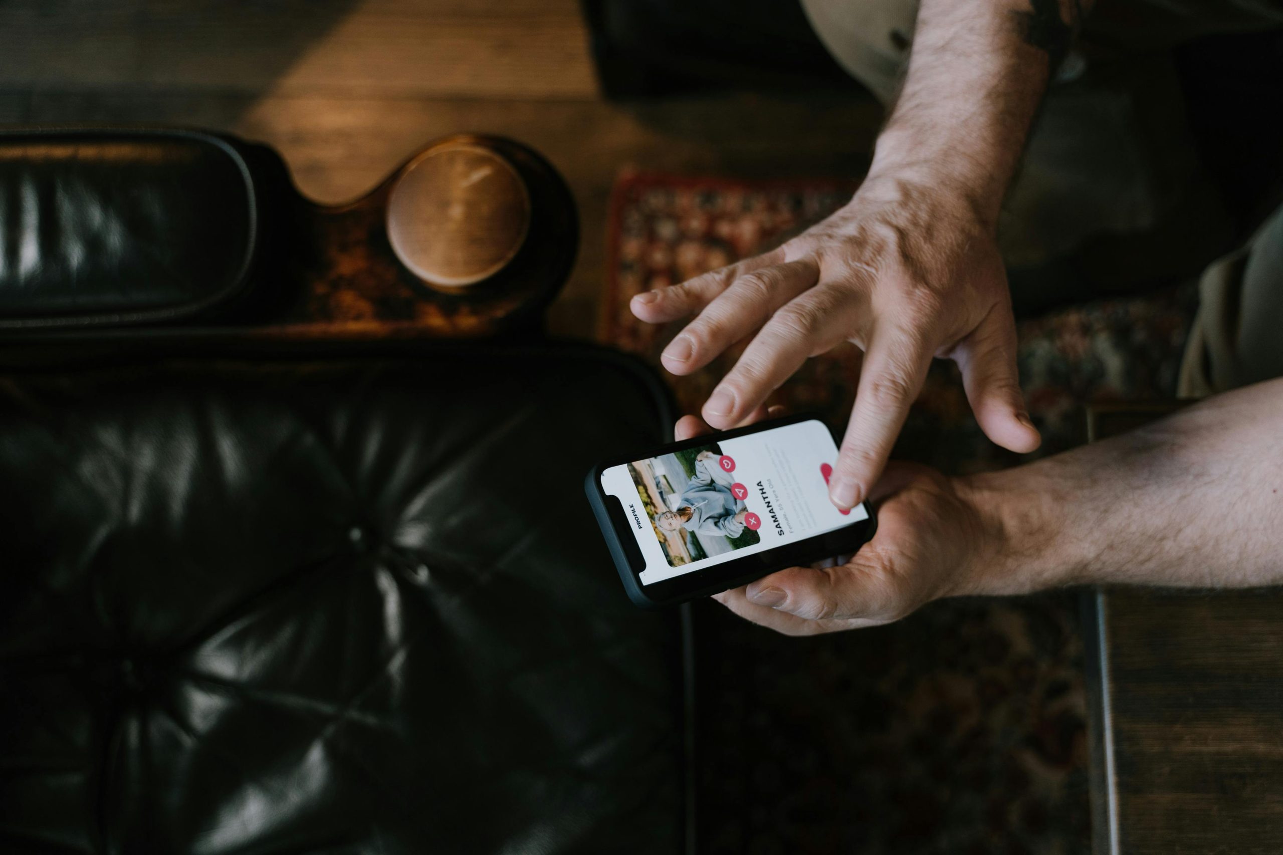 Applis de rencontre : pourquoi les célibataires n’en peuvent plus